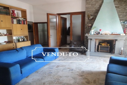 Foto Casa indipendente a Gambassi Terme di 240 m² con 5 locali in vendita