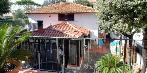 Foto Villa unifamiliare a San Vincenzo di 320 m² con 15 locali in vendita