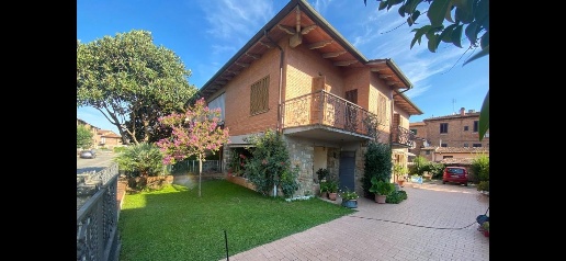 Foto Villa bifamiliare a Asciano di 160 m² con 6 locali in vendita