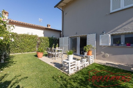Foto Villa unifamiliare a Montecarlo in vendita