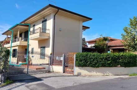 Foto Appartamento a Massa di 110 m² con 4 locali in vendita