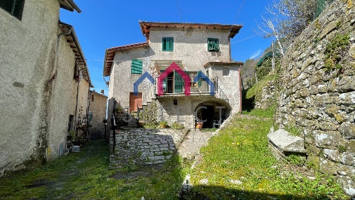 Foto Appartamento a Bagni di Lucca di 100 m² con 3 locali in vendita