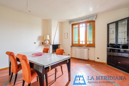 Foto Casa indipendente a Larciano di 455 m² con 14 locali in vendita