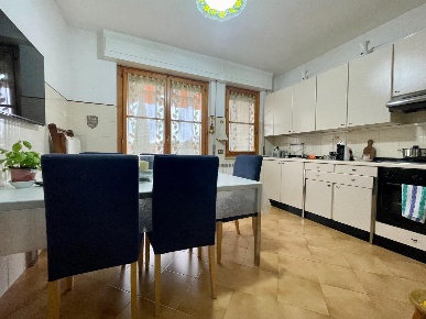 Foto Appartamento a Asciano di 91 m² con 6 locali in vendita