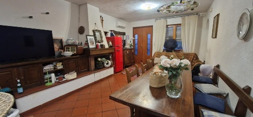 Foto Appartamento a Crespina Lorenzana di 230 m² con 8 locali in vendita