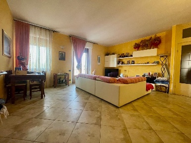 Foto Appartamento a Asciano di 110 m² con 6 locali in vendita