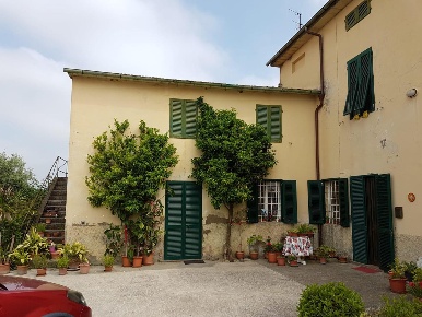 Foto Appartamento a Larciano di 450 m² con 11 locali in vendita