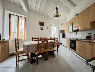 Foto Appartamento a Rapolano Terme di 110 m² con 6 locali in vendita
