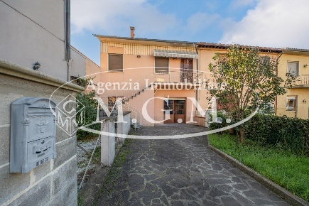 Foto Appartamento a Buti Cascine La Croce di 77 m² con 4 locali in vendita