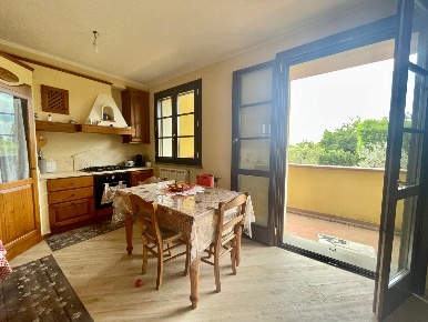 Foto Villa a schiera a Crespina Lorenzana di 240 m² con 9 locali in vendita