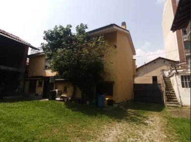 Foto Appartamento a Favria di 115 m² con 5 locali in vendita