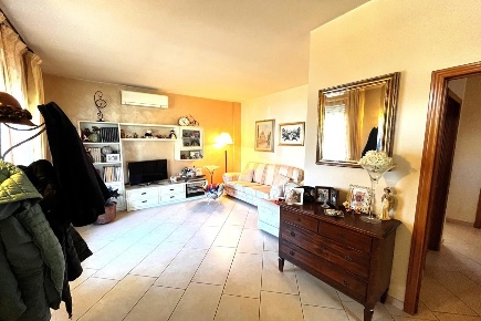 Foto Appartamento a Gambassi Terme di 90 m² con 4 locali in vendita
