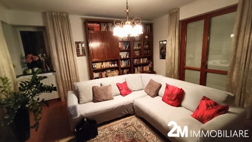 Foto Villa unifamiliare a Crespina Lorenzana di 320 m² con 13 locali