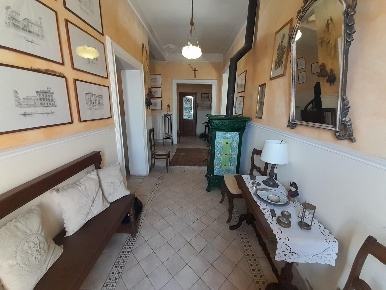 Foto Casa indipendente a Vecchiano di 200 m² con 9 locali in vendita