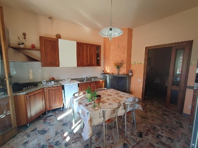 Foto Villa bifamiliare a Palaia di 220 m² con 7 locali in vendita