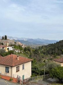Foto Villa bifamiliare a Ameglia di 138 m² con 4 locali in vendita
