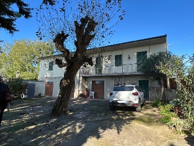 Foto Casa indipendente a Peccioli di 180 m² con 7 locali in vendita