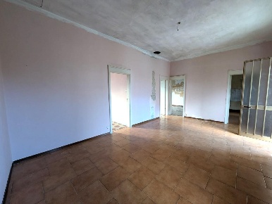 Foto Appartamento a Barga di 95 m² con 5 locali in vendita