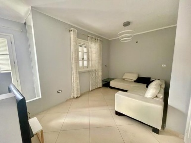 Foto Appartamento a Crespina Lorenzana di 110 m² con 4 locali in vendita