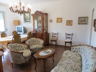 Foto Appartamento a Asciano di 100 m² con 5 locali in vendita