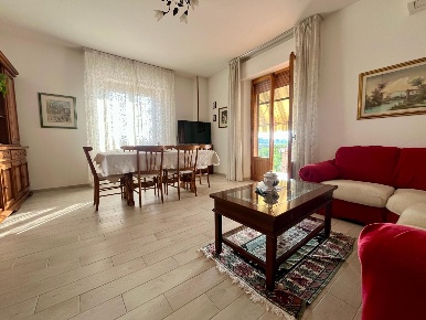 Foto Villa bifamiliare a Asciano di 150 m² con 6 locali in vendita