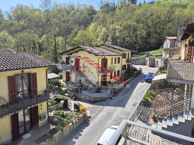 Foto Appartamento a Bagni di Lucca di 120 m² con 5 locali in vendita