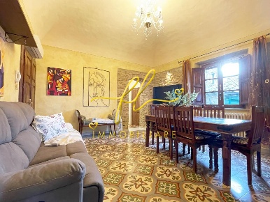 Foto Appartamento a Pomarance di 105 m² con 4 locali in vendita