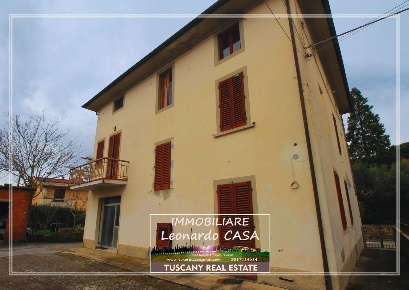 Foto Villa unifamiliare a Larciano di 620 m² con 14 locali in vendita