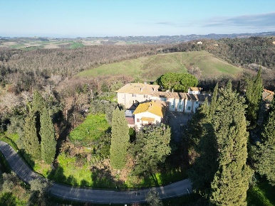 Foto Casa indipendente a Peccioli di 200 m² con 8 locali in vendita