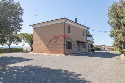 Foto Appartamento a Pomarance di 86 m² con 4 locali in vendita