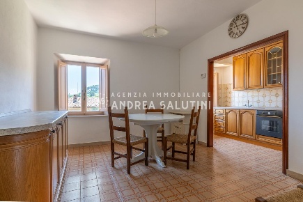 Foto Appartamento a Buti di 99 m² con 4 locali in vendita