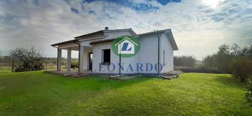 Foto Casa indipendente a Larciano di 120 m² con 6 locali in vendita