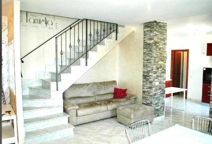 Foto Appartamento a Fosdinovo di 90 m² con 4 locali in vendita