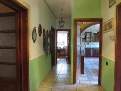 Foto Casa indipendente a Coreglia Antelminelli di 270 m² con 8 locali