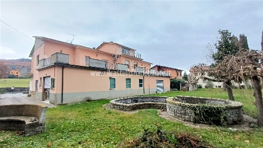 Foto Villa a schiera in viale Europa 92, Sarteano di 522 m² con 14 locali