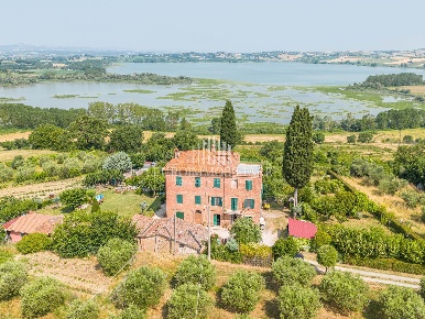 Foto Appartamento in Via Rengone 15, Castiglione del Lago in vendita