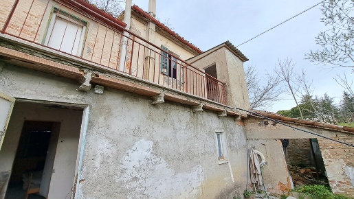 Foto Villa singola a Montelabbate con 4 locali in vendita