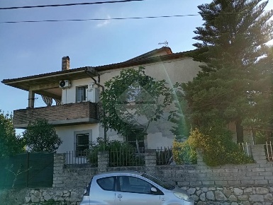 Foto Villa unifamiliare in VIA PERUSI, Santi Cosma e Damiano di 300 m²