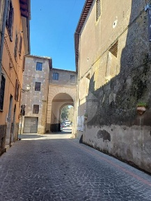 Foto Appartamento in VIA STATILIO TAURO, Sutri di 80 m² con 5 locali