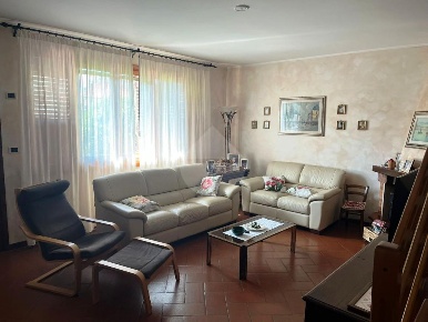 Foto Villa a schiera in Via Ermellino, Serravalle Pistoiese di 155 m²