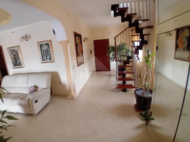 Foto Appartamento in Via Bellavista, Dipignano di 191 m² con 7 locali