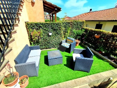 Foto Villa a schiera in I maggio, Sutri di 102 m² con 3 locali in vendita