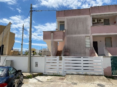 Foto Villa a schiera a Melissano di 90 m² con 6 locali in vendita
