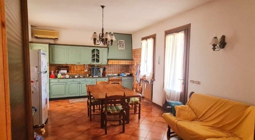 Foto Villa unifamiliare a Mansuè di 276 m² con 12 locali in vendita