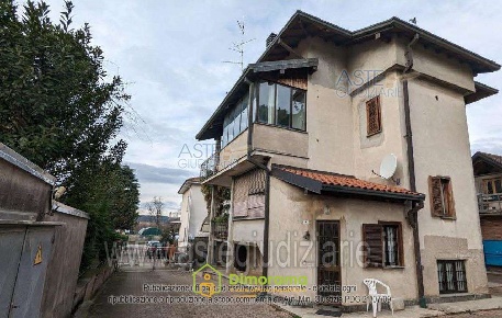 Foto Appartamento in Via MASACCIO 5, Venegono Inferiore di 151 m²