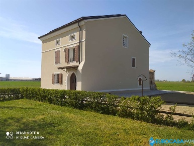 Foto Villa unifamiliare a Moglia di 349 m² con 5 locali in vendita