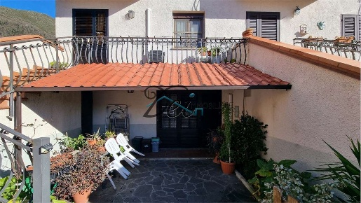 Foto Villa a schiera in Via del Santo 230, Borgo a Mozzano di 160 m²
