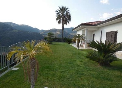 Foto Villa unifamiliare a Camporosso in vendita
