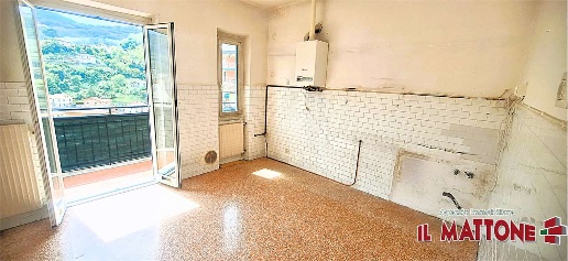 Foto Appartamento in Via Villa Berrone, Campomorone di 90 m² con 6 locali