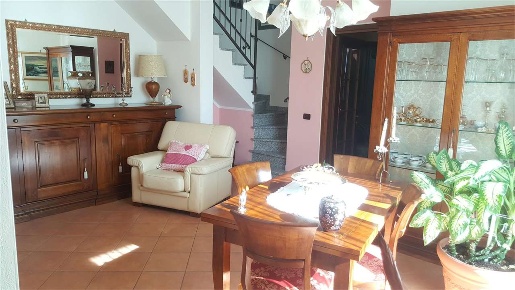 Foto Appartamento in Via del Mulino, San Prospero di 125 m² con 6 locali